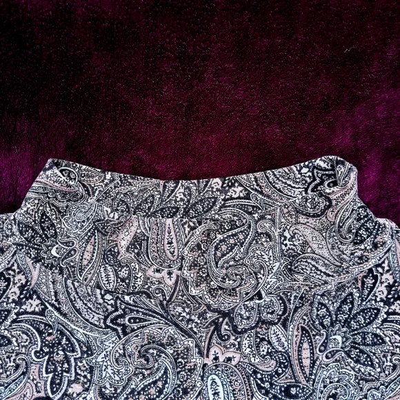 So L NWT Paisley Fit And Flare Long Sleeve Dress - Picture 3 of 10